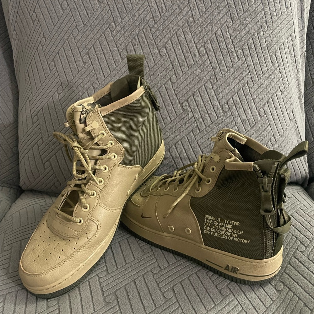 Nike Men's SF AF1 MID - Olive and Dark Green